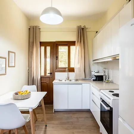 شقة Nelly's Place Garden House 1 *