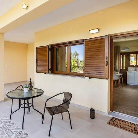Nelly's Place Garden House 1 *